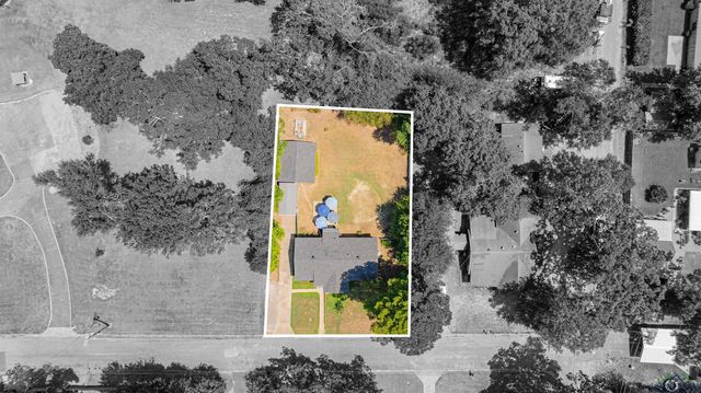 1306 Mobile St, Marshall, TX 75670