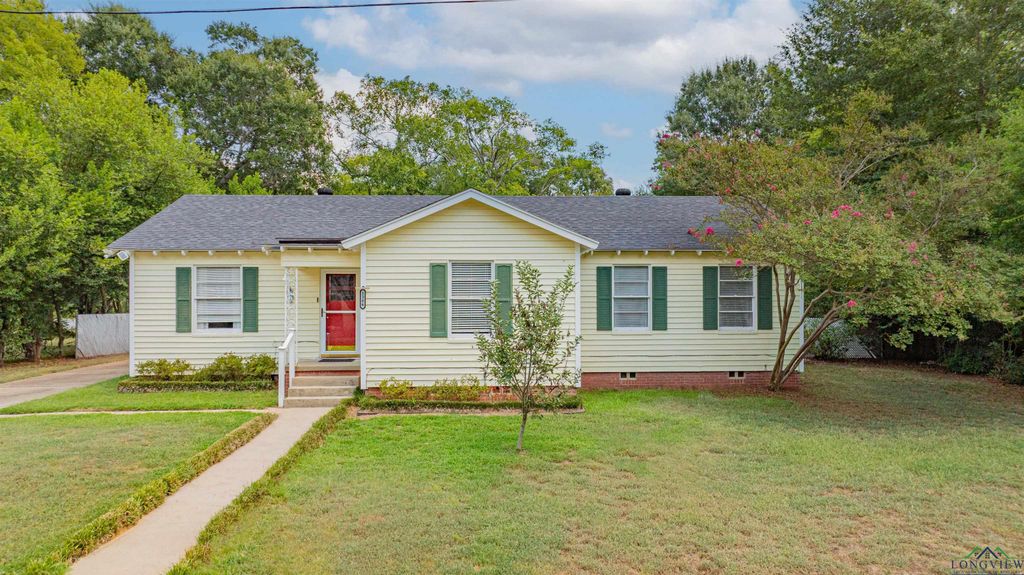 1306 Mobile St, Marshall, TX 75670