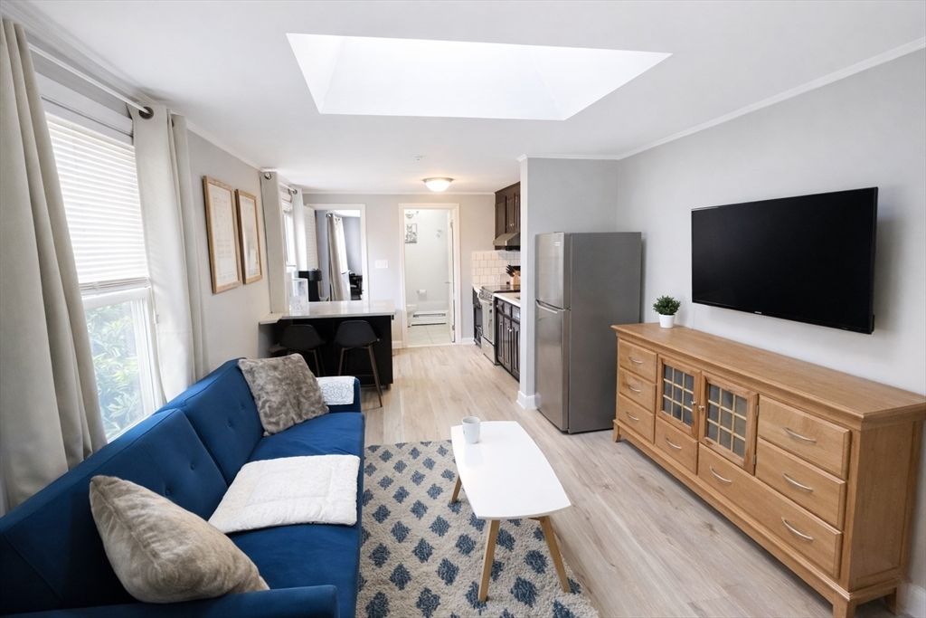 92 Elm St 1, Quincy, MA 02169