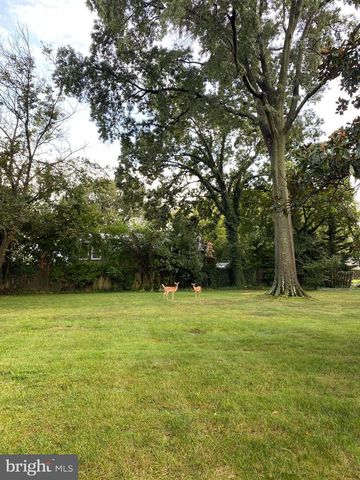 5515 BRADLEY BLVD, Alexandria, VA 22311