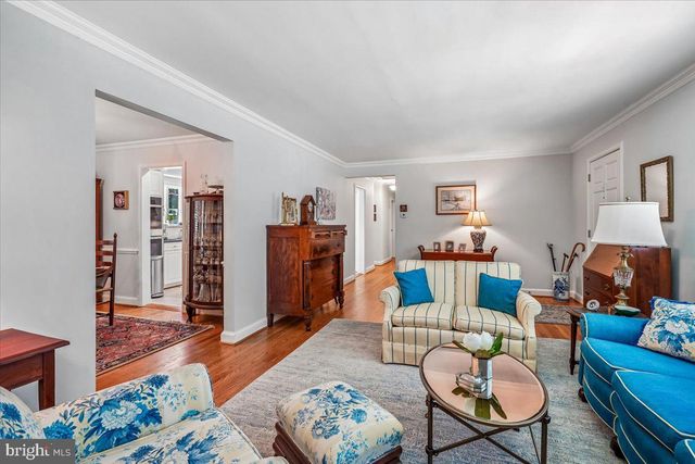 5515 BRADLEY BLVD, Alexandria, VA 22311