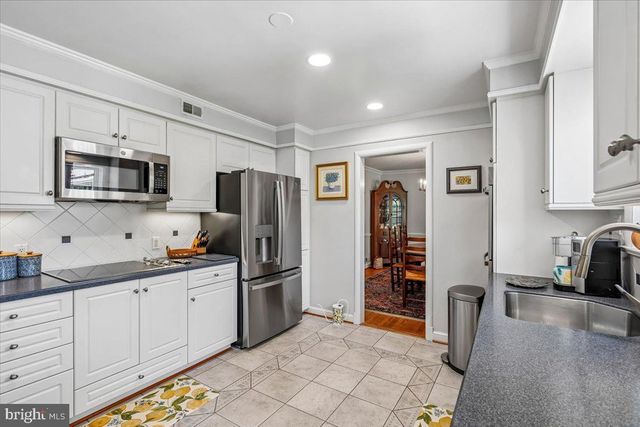 5515 BRADLEY BLVD, Alexandria, VA 22311