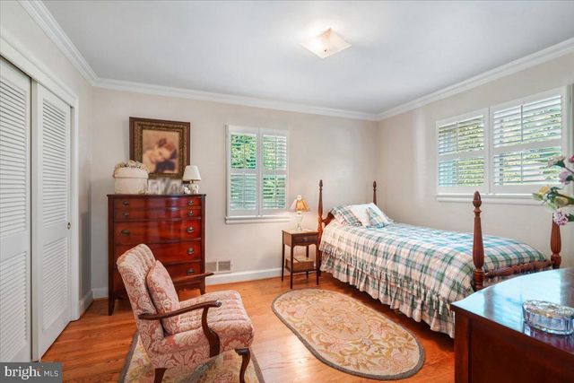 5515 BRADLEY BLVD, Alexandria, VA 22311