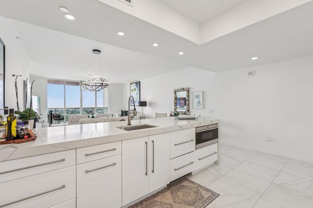 2640 Lake Shore Drive 2008, Riviera Beach, FL 33404