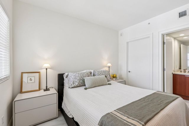 2640 Lake Shore Drive 2008, Riviera Beach, FL 33404