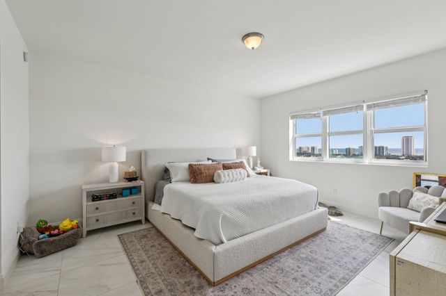 2640 Lake Shore Drive 2008, Riviera Beach, FL 33404