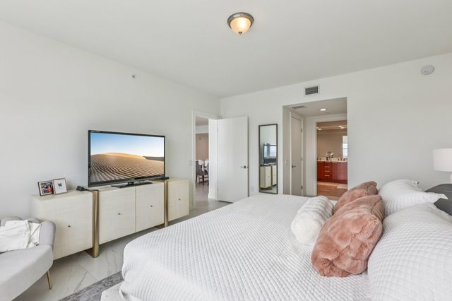2640 Lake Shore Drive 2008, Riviera Beach, FL 33404