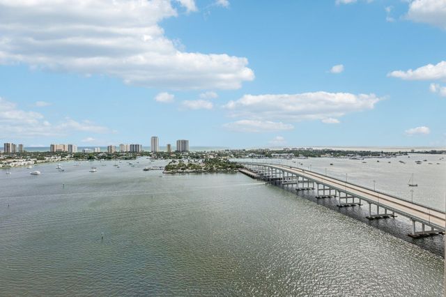 2640 Lake Shore Drive 2008, Riviera Beach, FL 33404