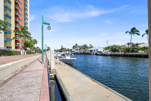 2640 Lake Shore Drive 2008, Riviera Beach, FL 33404