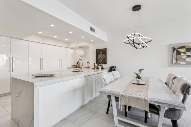 2640 Lake Shore Drive 2008, Riviera Beach, FL 33404