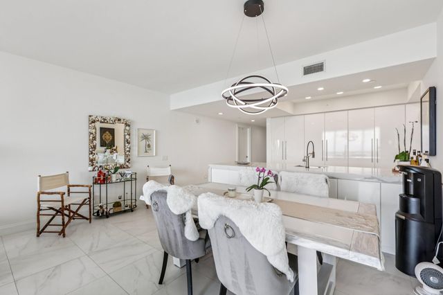 2640 Lake Shore Drive 2008, Riviera Beach, FL 33404