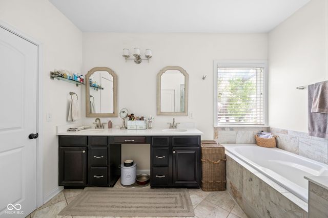 4462 Wellswood Bend, Carmel, IN 46033