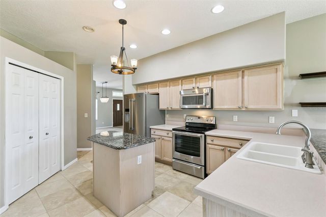 237 STRATHMORE CIRCLE, Kissimmee, FL 34744