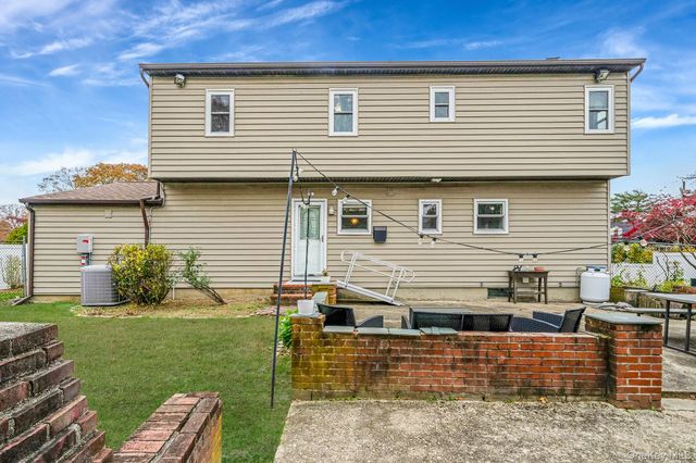 32 McCue Avenue, Wyandanch, NY 11798