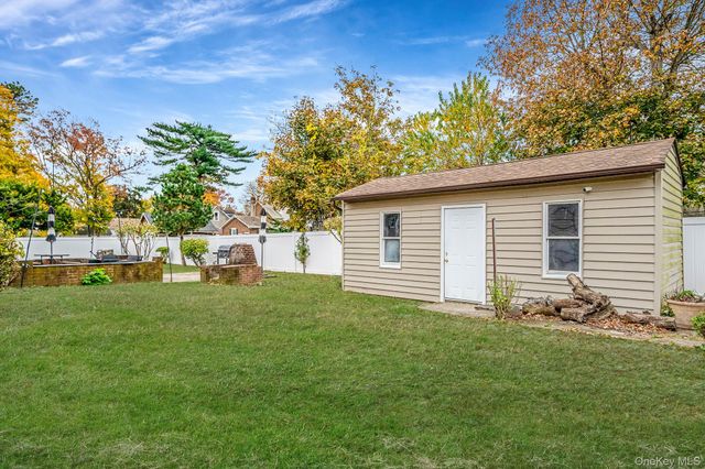 32 McCue Avenue, Wyandanch, NY 11798