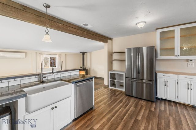 92 E Rosebud Avenue, Belgrade, MT 59714