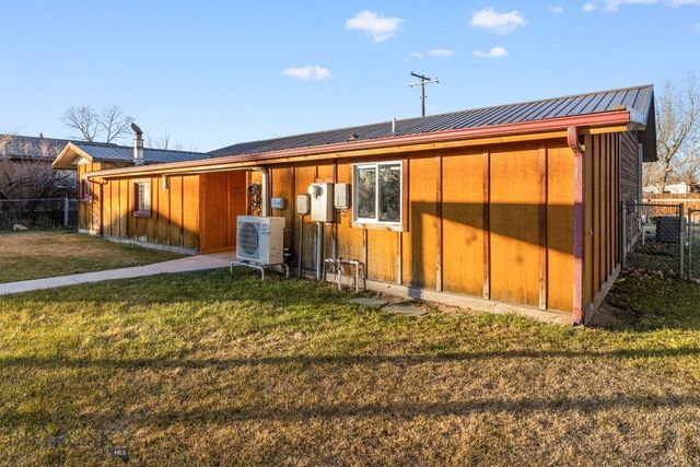 92 E Rosebud Avenue, Belgrade, MT 59714