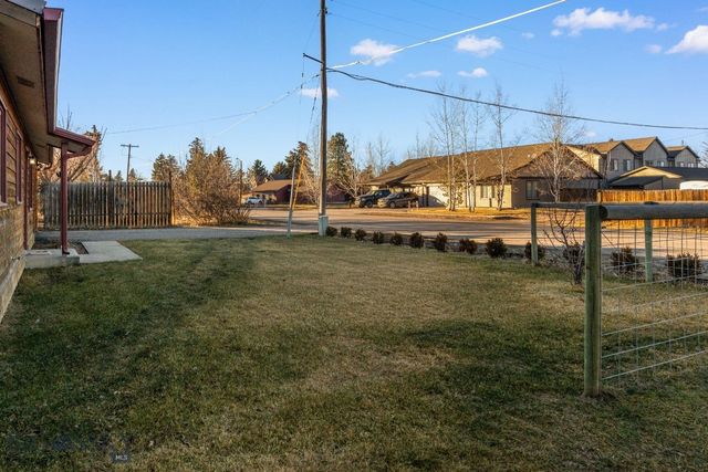 92 E Rosebud Avenue, Belgrade, MT 59714