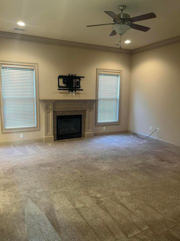 1810 TRELLIS LN, Columbia, MO 65201