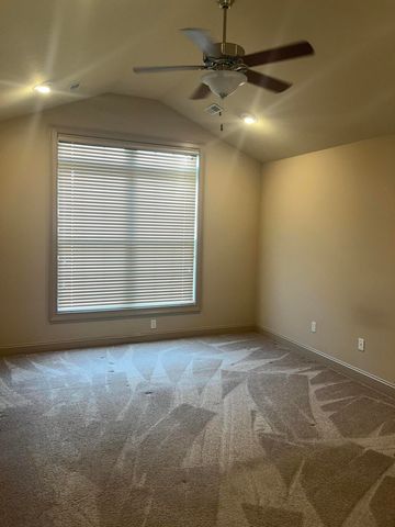 1810 TRELLIS LN, Columbia, MO 65201