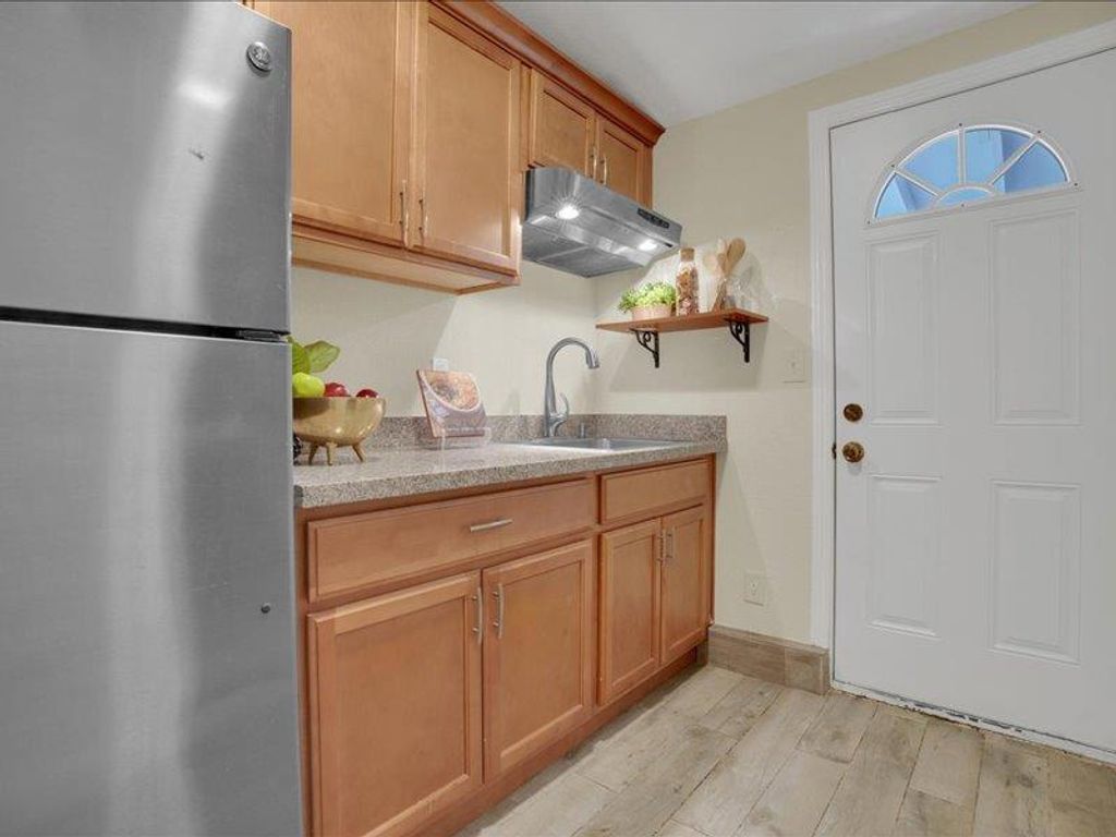 Image 19 of property listing at 2644 Bal Harbor Lane, Hayward, CA 94545