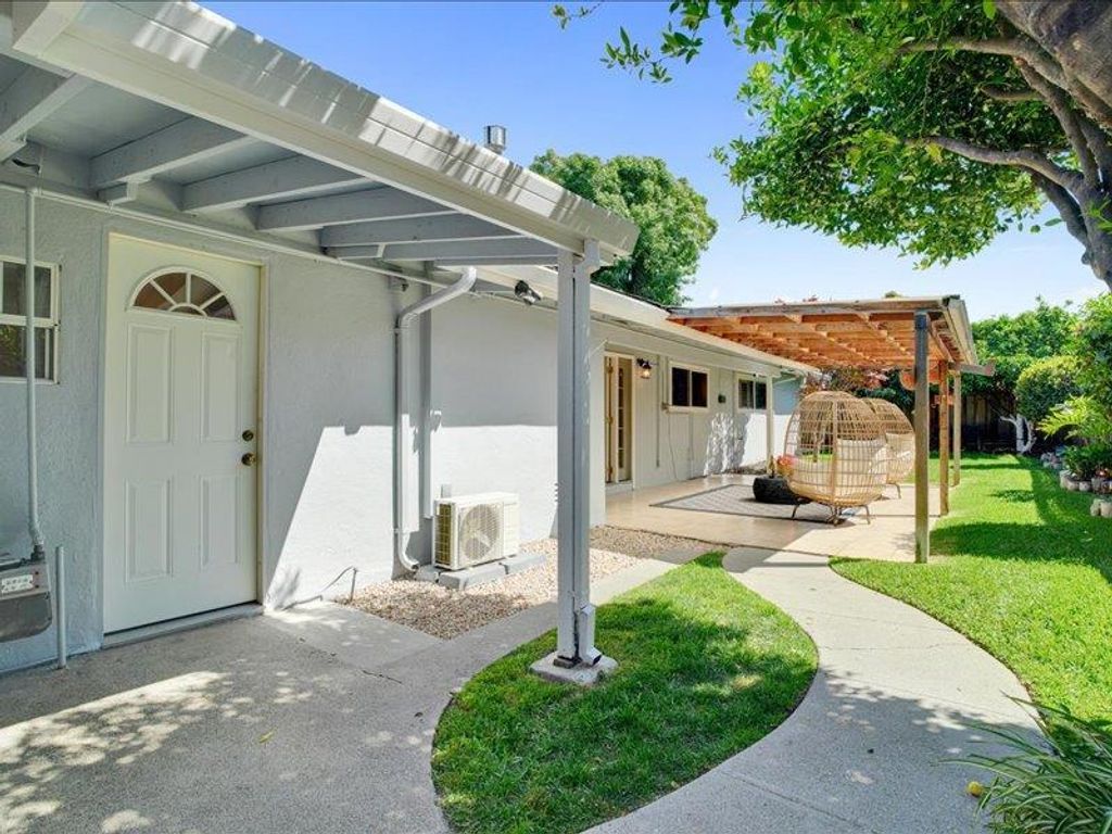 Image 28 of property listing at 2644 Bal Harbor Lane, Hayward, CA 94545