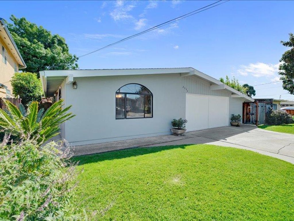 Image 33 of property listing at 2644 Bal Harbor Lane, Hayward, CA 94545