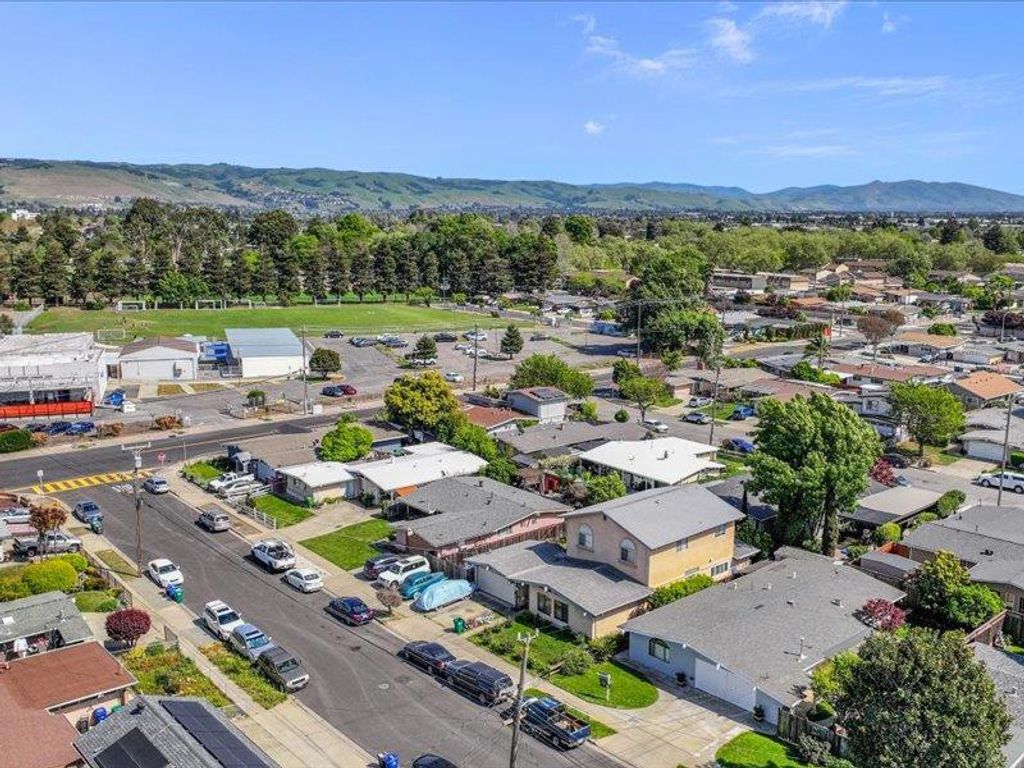 Image 37 of property listing at 2644 Bal Harbor Lane, Hayward, CA 94545