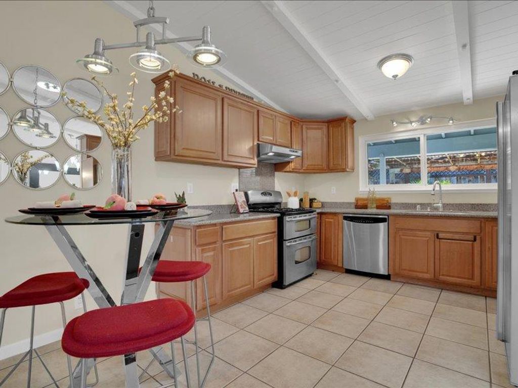 Image 9 of property listing at 2644 Bal Harbor Lane, Hayward, CA 94545