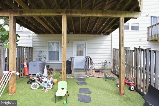 22981 FLEET TER, Sterling, VA 20166