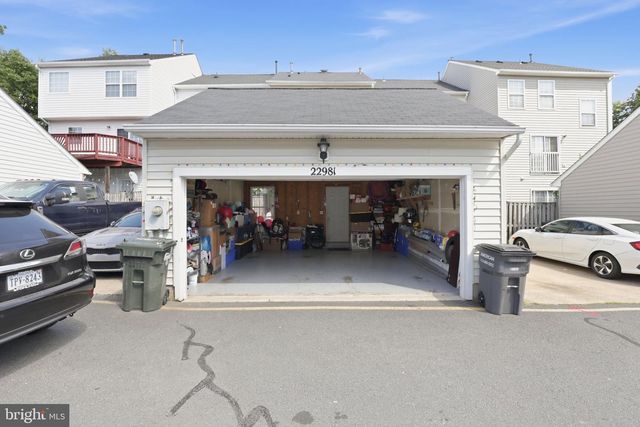 22981 FLEET TER, Sterling, VA 20166