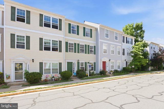 22981 FLEET TER, Sterling, VA 20166