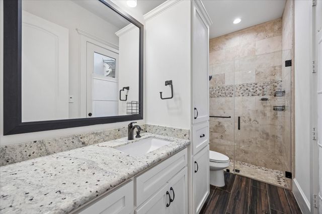 215 Malone Street, Houston, TX 77007