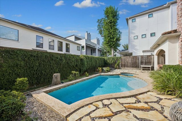 215 Malone Street, Houston, TX 77007