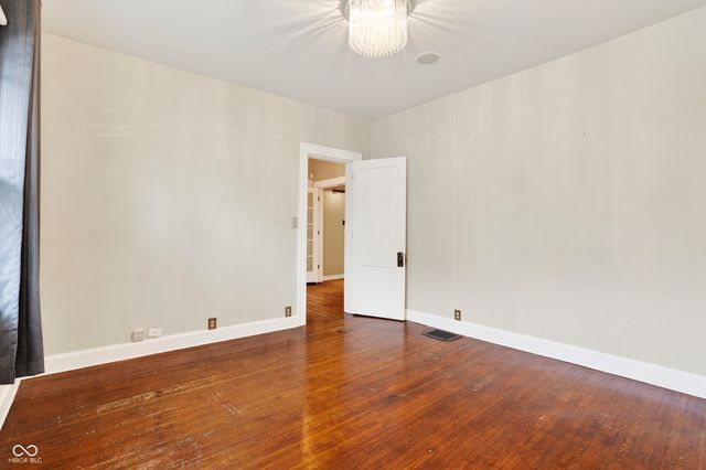 5608 N College Avenue, Indianapolis, IN 46220