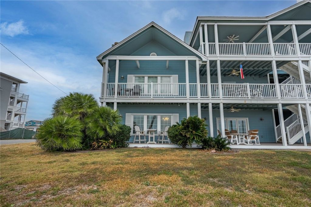 627 S Water St 101, Rockport, TX 78382 — photo 3