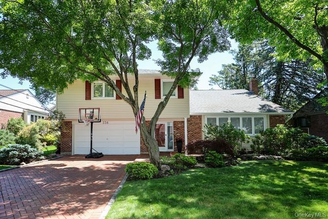 238 Birch Drive, Roslyn, NY 11576
