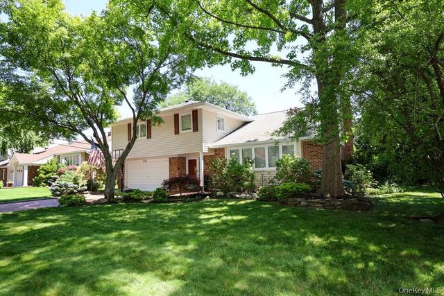 238 Birch Drive, Roslyn, NY 11576
