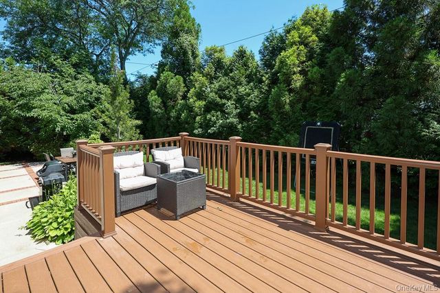 238 Birch Drive, Roslyn, NY 11576
