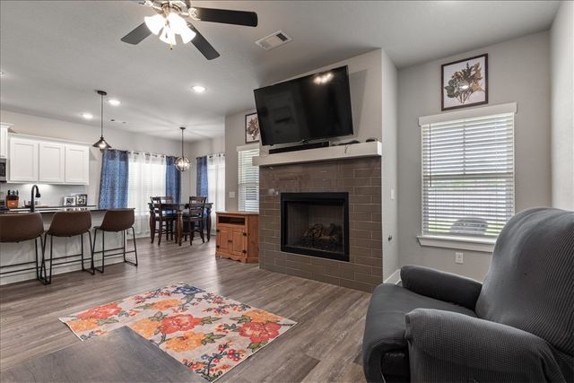 284 Miles Avenue, Gentry, AR 72734