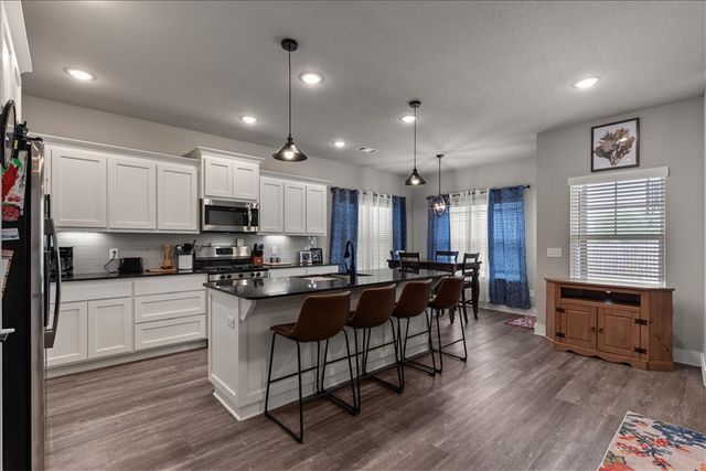 284 Miles Avenue, Gentry, AR 72734