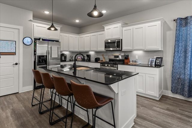 284 Miles Avenue, Gentry, AR 72734