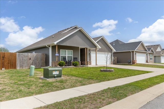 284 Miles Avenue, Gentry, AR 72734