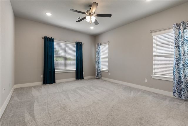 284 Miles Avenue, Gentry, AR 72734