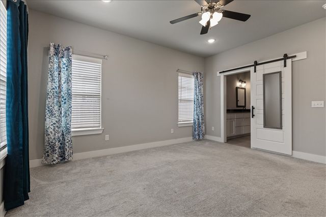 284 Miles Avenue, Gentry, AR 72734