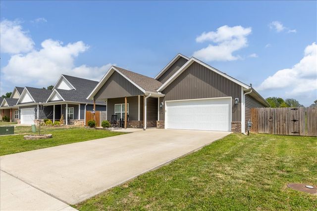 284 Miles Avenue, Gentry, AR 72734