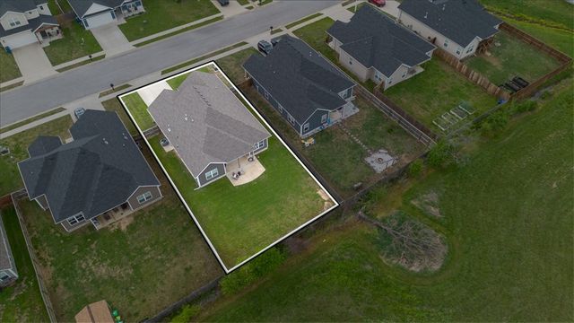 284 Miles Avenue, Gentry, AR 72734