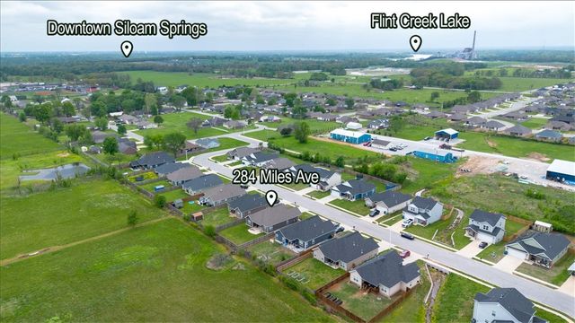 284 Miles Avenue, Gentry, AR 72734