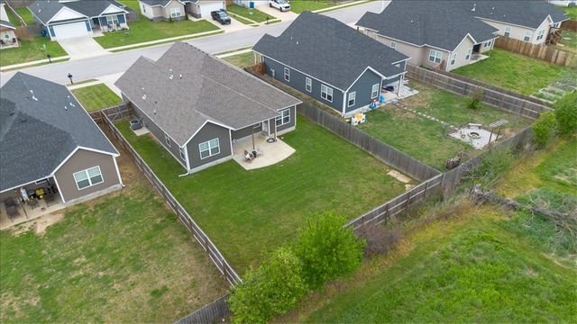 284 Miles Avenue, Gentry, AR 72734