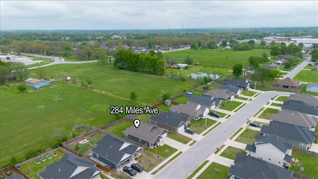 284 Miles Avenue, Gentry, AR 72734